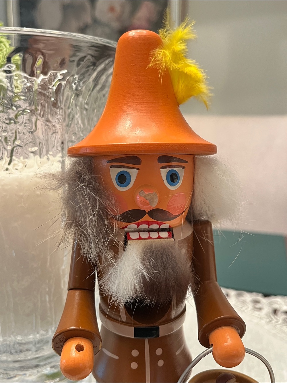 VINTAGE VEB Hodrewa Wooden Nutcracker Picker Collector Figurine - Picture 3 of 15